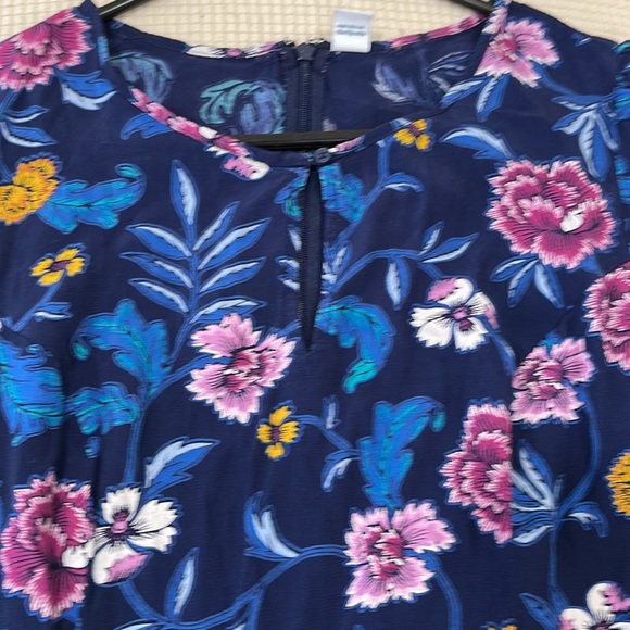 Beautiful dress - Picture 2 of 3